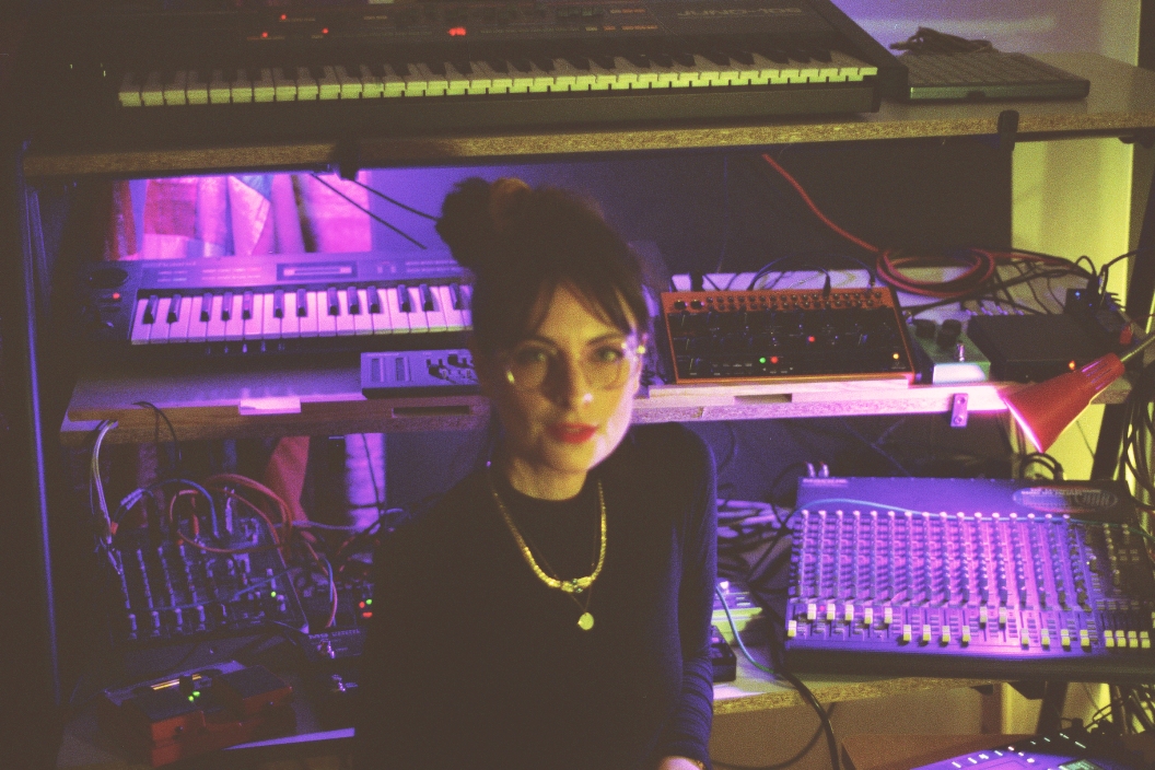 Picture of Eluize in the studio